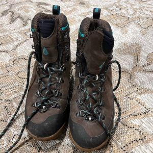 Vasque hiking boots